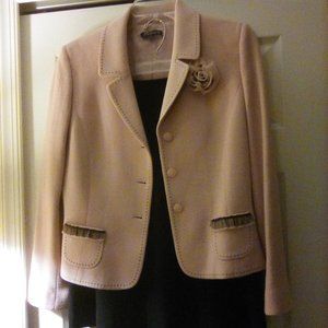 Ladies Tahari pale pink suit jacket & black skirt size 10
